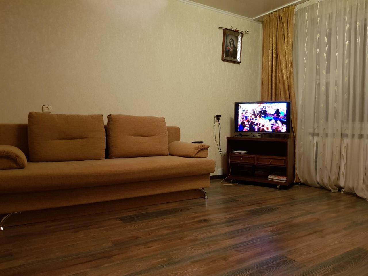 Apartment At Zhukova Street Baranovicsi Kültér fotó